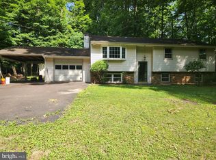 224 W Skunk Hollow Rd, Chalfont, PA 18914