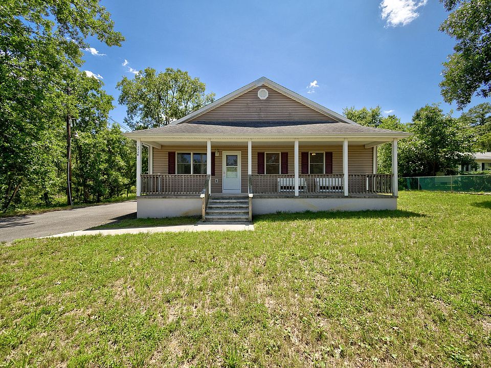1st image of 756 Lakehurst Rd #B