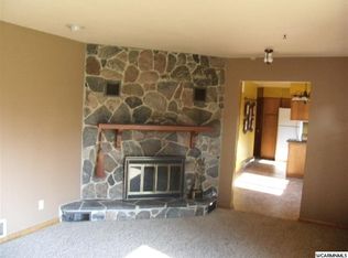 52 W 4th St S, Cottonwood, MN 56229