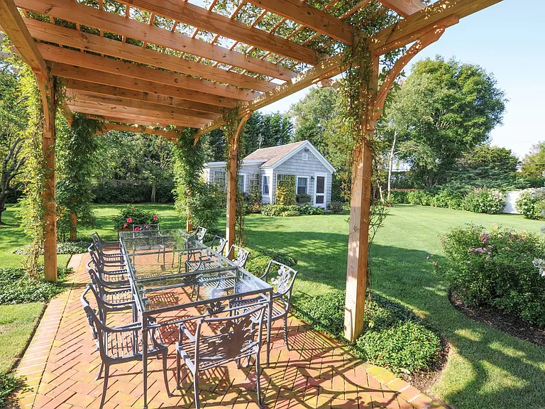 409 Bridge Ln — Photo 16