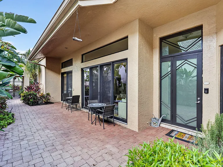 210 Coral Cay Ter — Photo 28