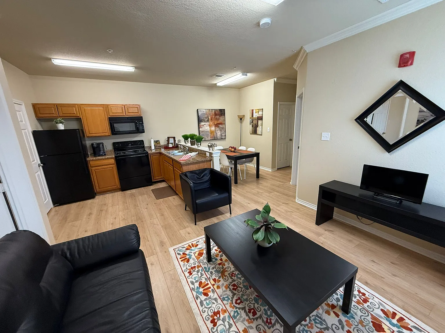 Military Village Apartments — Photo 3