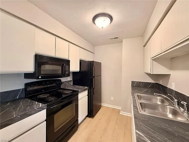 512 Thorncliff Dr #101 — Photo 8
