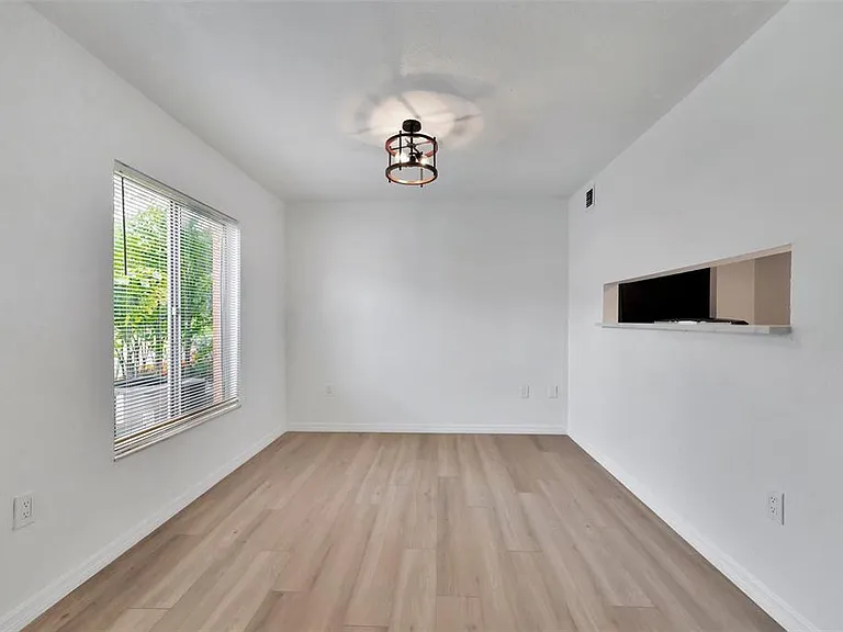 9940 7th Way N #101 — Photo 4