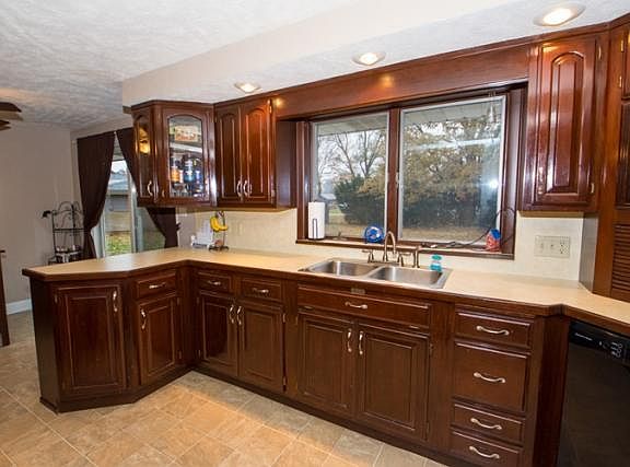 5th image of 54606 Dawn Dr