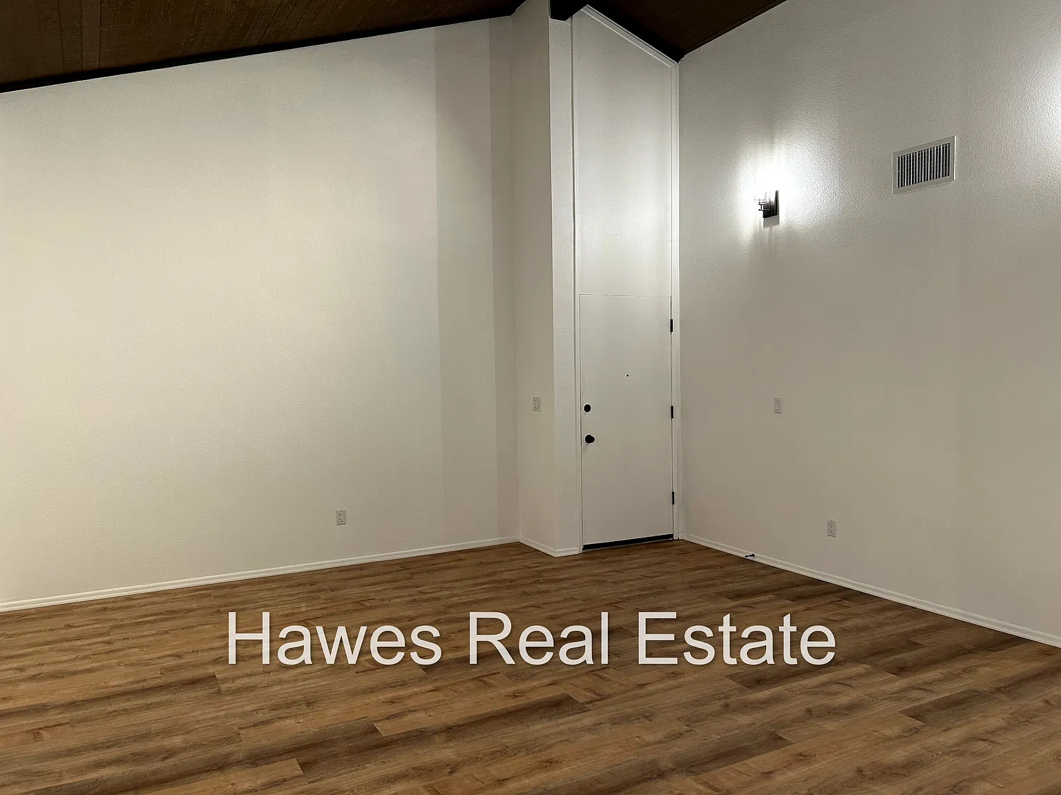 Upland - Highly Upgraded 2 Bed 1 Bath Townhouse for Lease — Photo 2