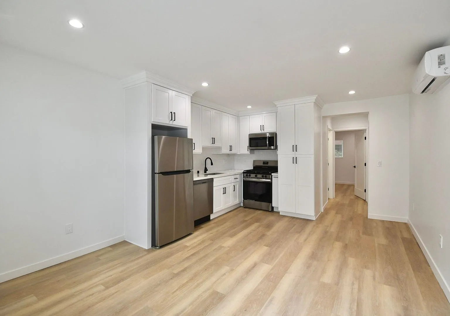 12241 Burbank Blvd — Photo 3