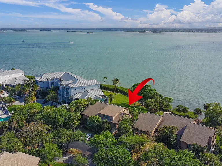 218 NE Edgewater Dr — Photo 14