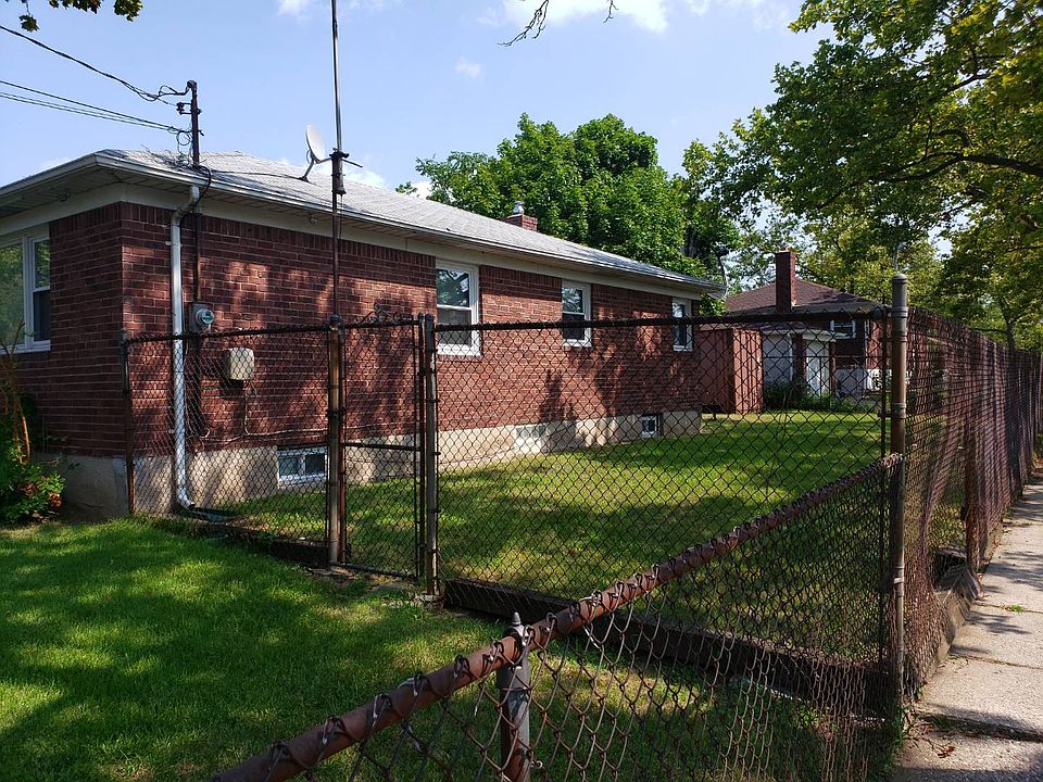 2nd image of 107 Park Hill Cir