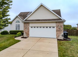 20 Fedor Cir, Bloomington, IL 61704