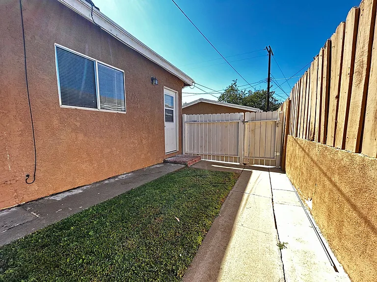 6651 Winnetka Ave — Photo 6