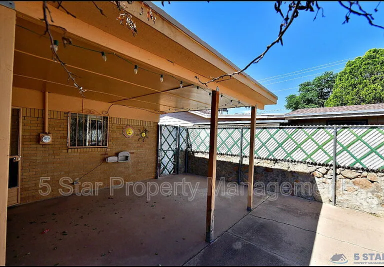 5613 Creston Ave — Photo 36