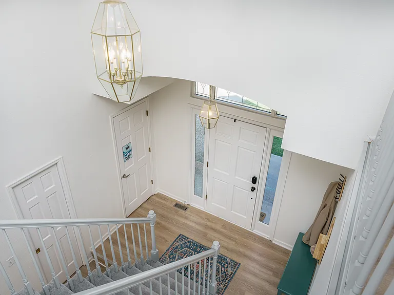 132 Skyview Ct — Photo 35