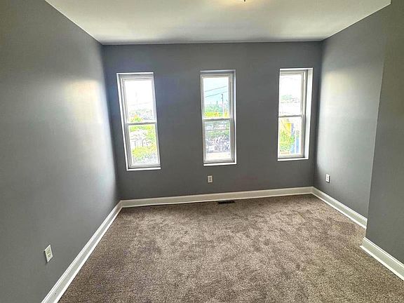 3rd image of 607 S Bentalou St