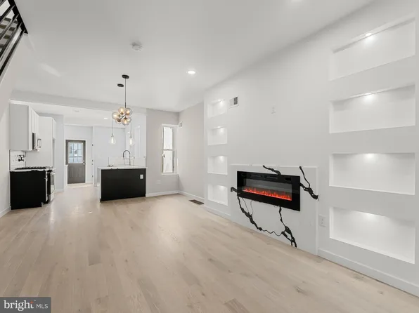 167 Weaver St, Philadelphia, PA 19119