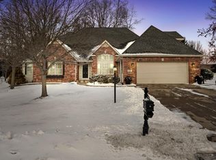 433 Scarborough Rd, Valparaiso, IN 46385