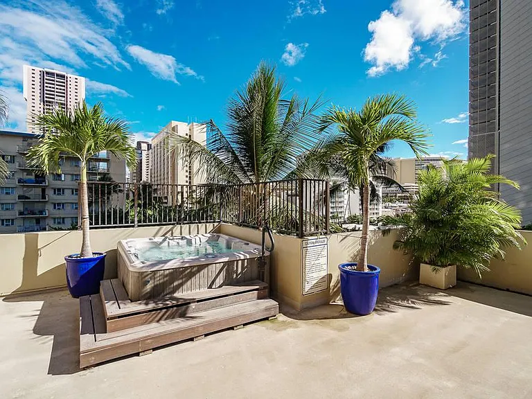 2140 Kuhio Ave #1604 — Photo 11