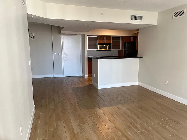 1551 N Flagler Dr #802 — Photo 5
