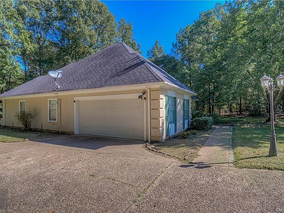 3rd image of 6112 Shadow Wood Dr