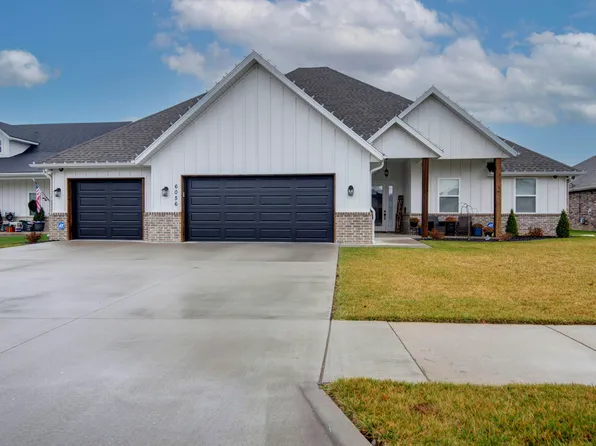 6056 S Kings Avenue, Springfield, MO 65810