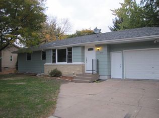 5290 Edgewood Dr, Mounds View, MN 55112