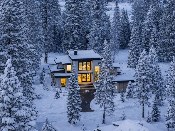 9309 Gaston Ct, Truckee, CA 96161