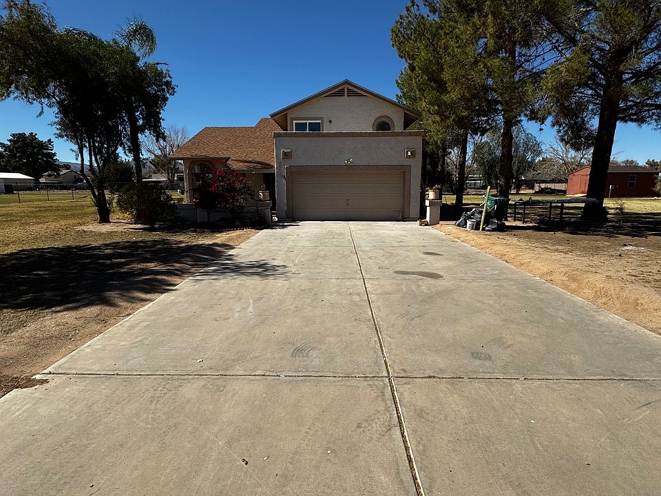 Gated Property W/Parking for Many Cars, Trucks & RVs