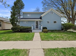930 Henry St, Lake Geneva, WI 53147