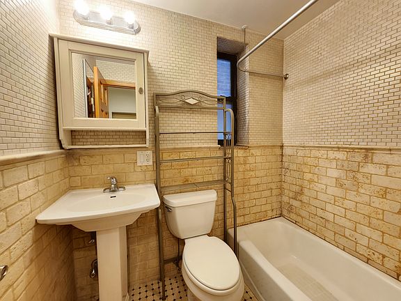 5th image of 25-16 18th St #1