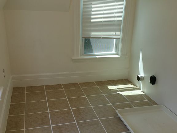 2nd floor washer/dryer room