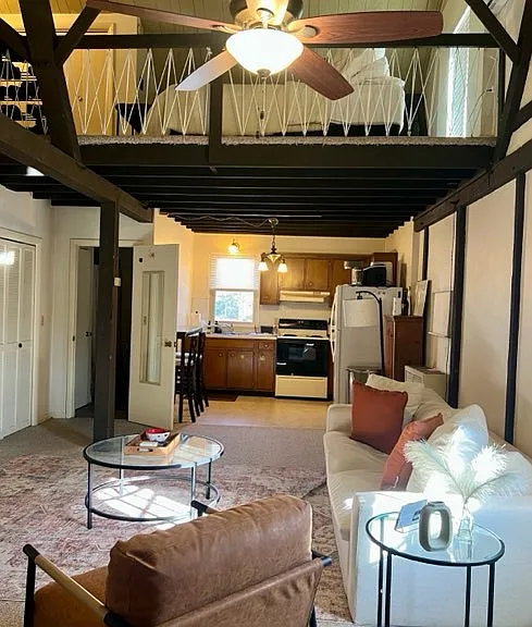 21 W Main St #6 — Photo 4