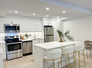 5220 Lakeshore, Burlington, ON L7L 1C6