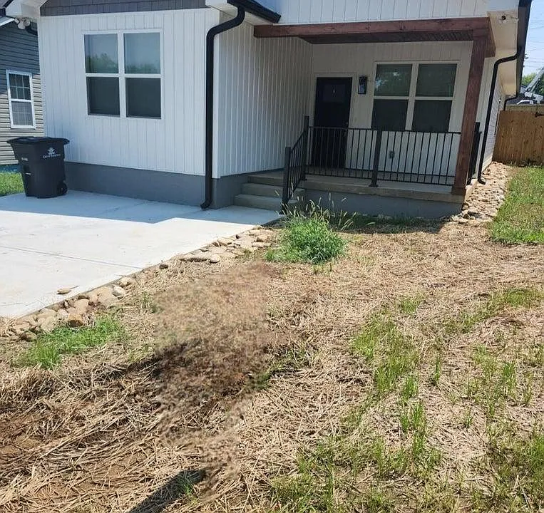 818 W Anderson Ave