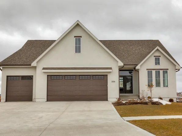 3016 Lakeview Dr SE, Altoona, IA 50009