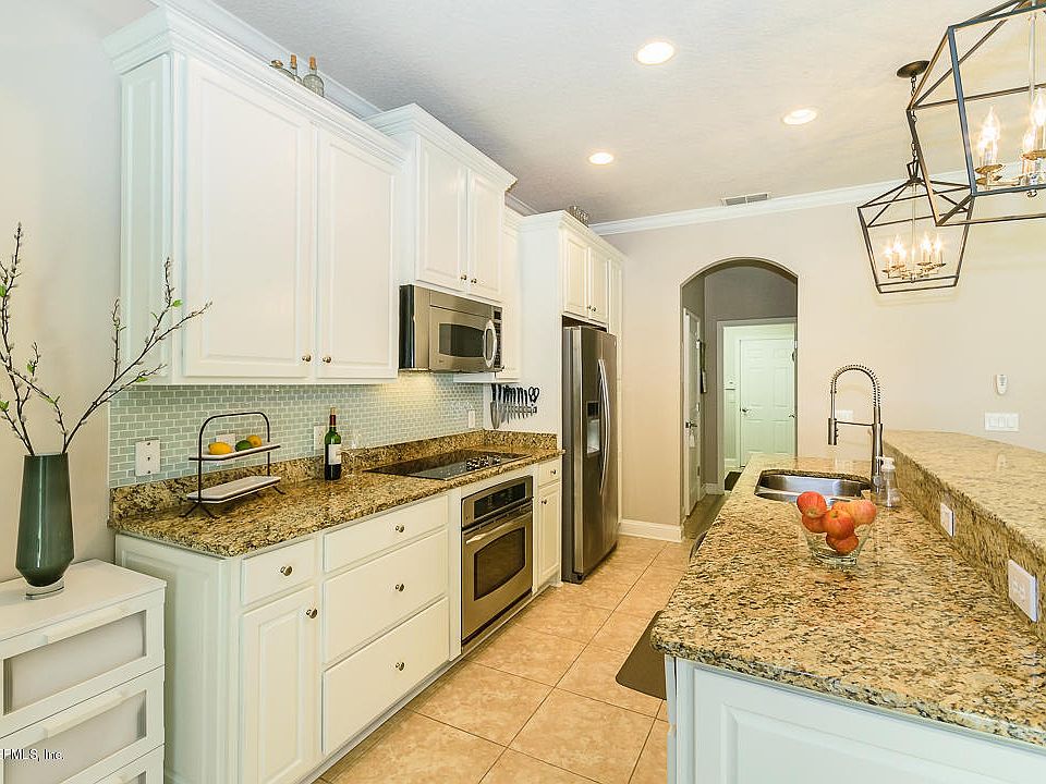 1st image of 13514 Isla Vista Dr