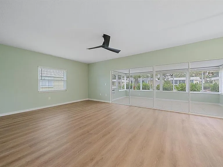 5865 Tidewood Ave #8 — Photo 16