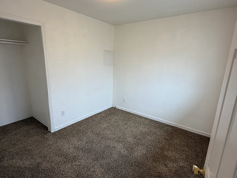 428 Newport Ave — Photo 11