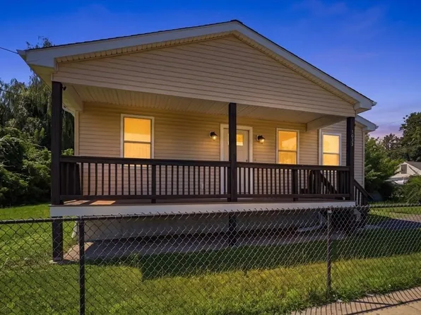 1033 Rodman St, Fall River, MA 02721