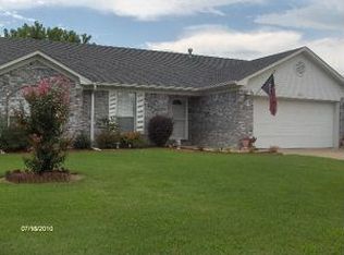 2002 S Hartford Ave, Russellville, AR 72802
