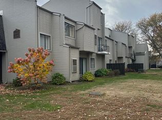 38380 North Ln APT F108, Willoughby, OH 44094