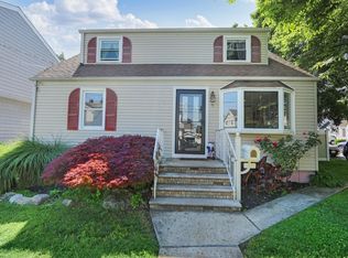 41 Woodward St, Rochelle Park, NJ 07662