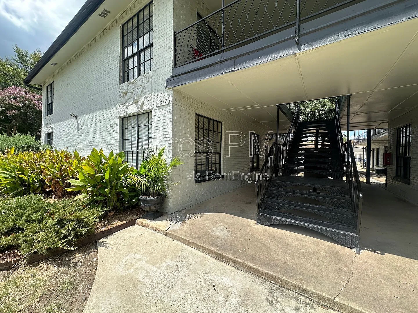 1 bed, 1.0 bath, 650 sqft, $1,099 — Photo 2