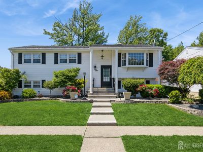 1 Hollywood Dr, Woodbridge, NJ, 07095