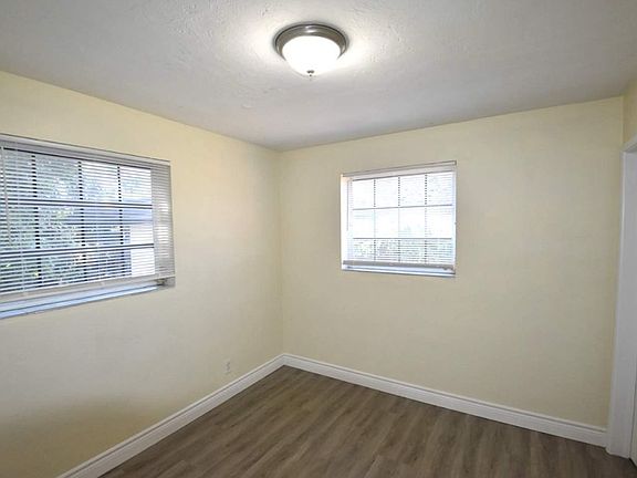 5th image of 3702 SW 16th Ct #1