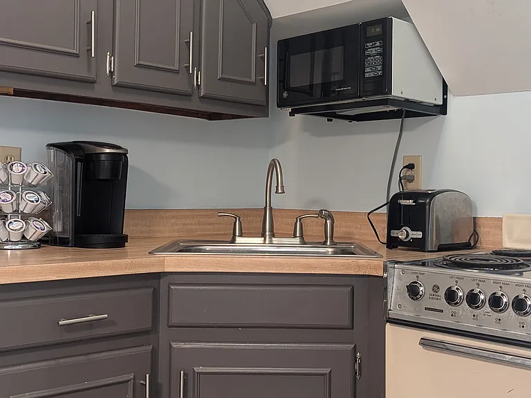 215 S Notre Dame Ave #2 — Photo 5