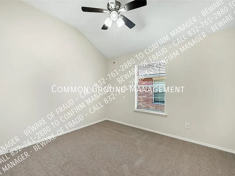 1118 Grace Dr — Photo 15