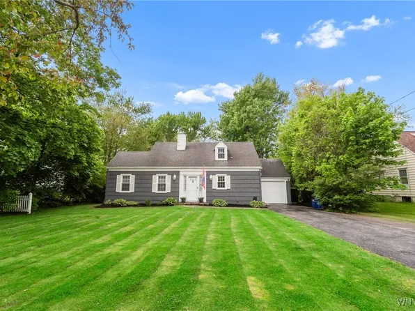 5024 Callan Dr, Lewiston, NY 14092