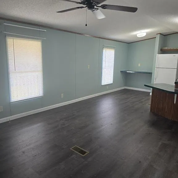 881 Culp Ave — Photo 3