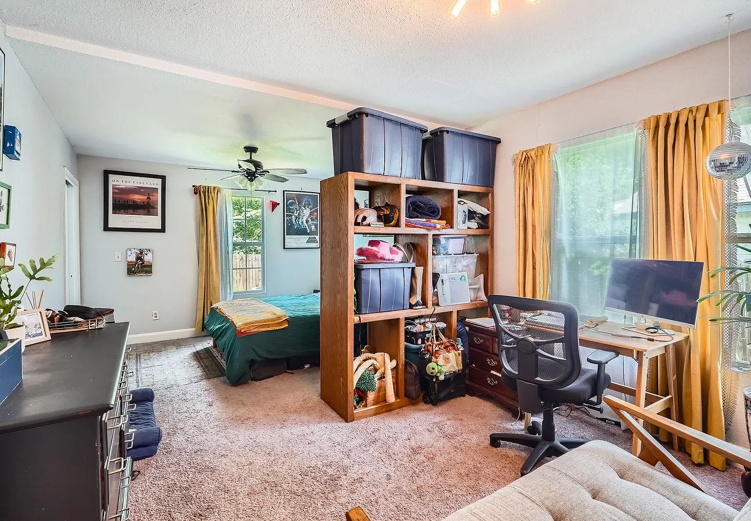 2 bed, 2.0 bath, 1001 sqft, $2,400 — Photo 2