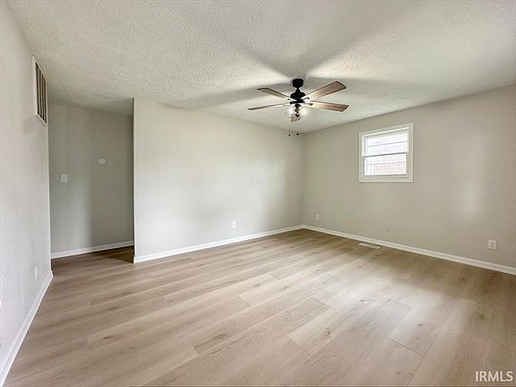 3rd image of 2305 Baton Rouge Dr